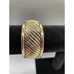 Vingtage Gold Tone Ribbed Hinged Cuff Bracelet Chunky Textured Statement Bangle